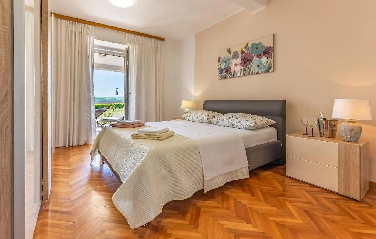 Apartment Melanie Marcana