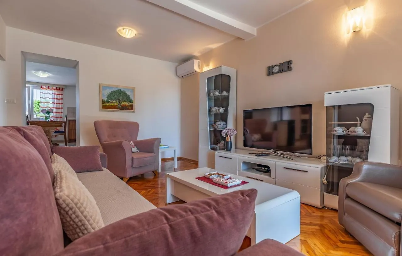 Apartment Melanie Marcana